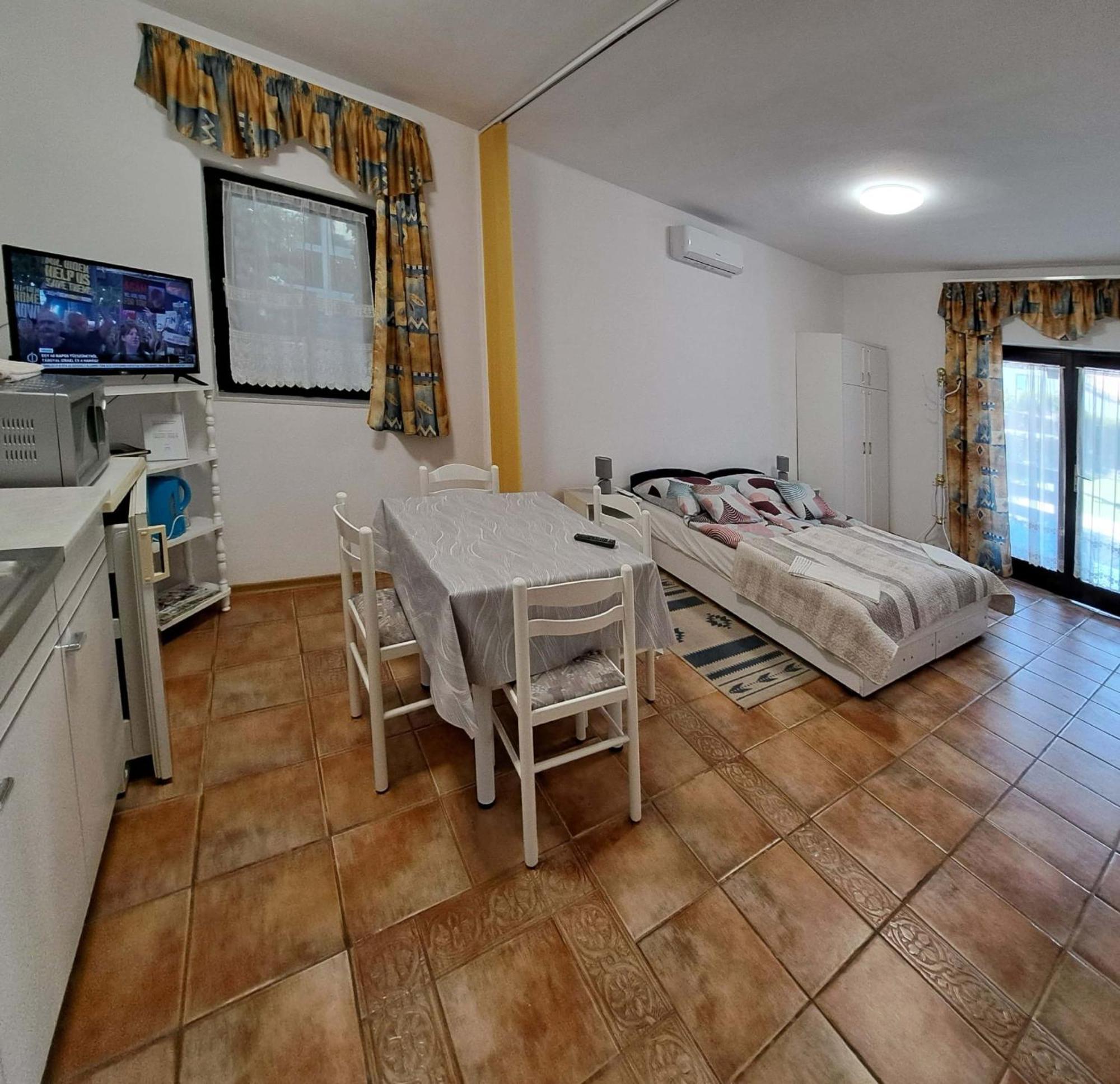 Istvan Apartmanok Keszthely Exterior photo